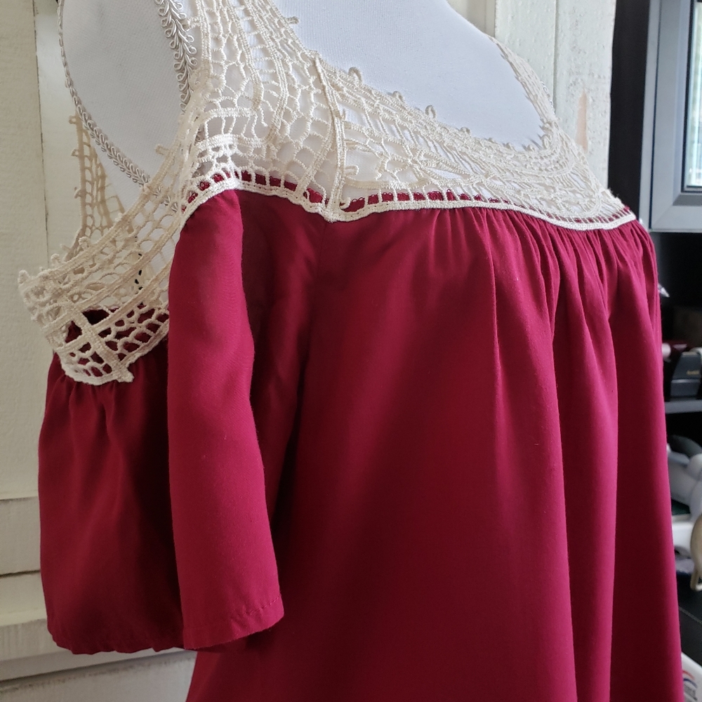 Cute cold shoulder top from Glamour Farms